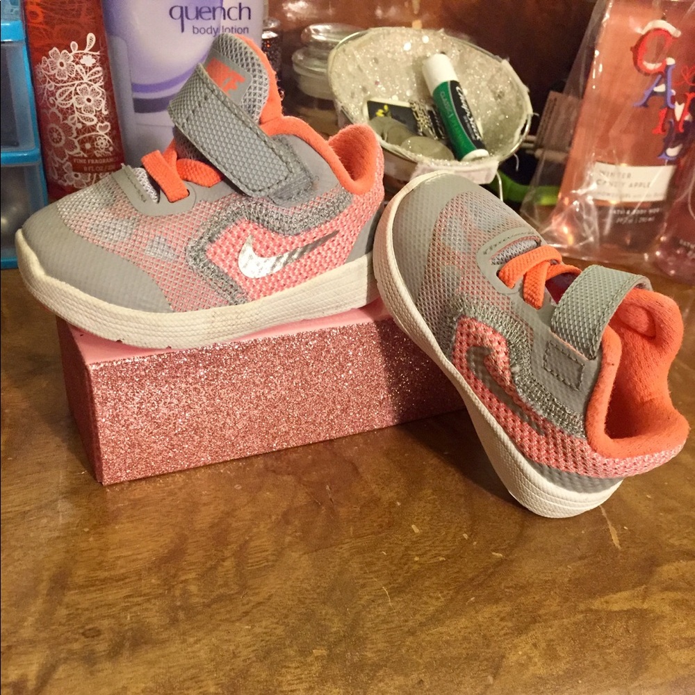 Baby Nike Velcro strap shoes